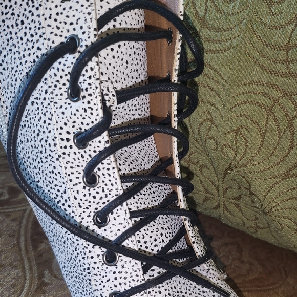 Platform Ankle Boots - Picture 3 of 6